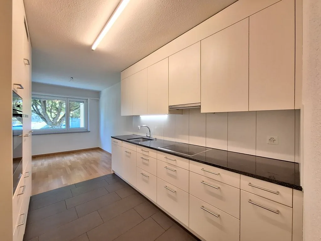 Wohnen im Grünen mit Balkon / Ihr neues Zuhause im Herzen von Thalwil!