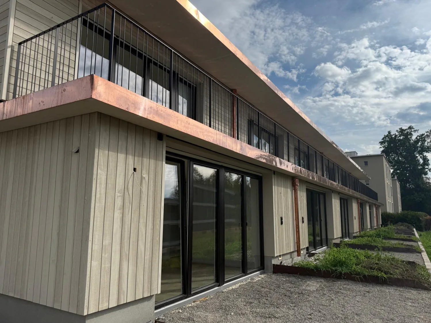 Neubau-Reihenhaus mit moderner 3.5-Zimmer-Maisonette-Wohnung!