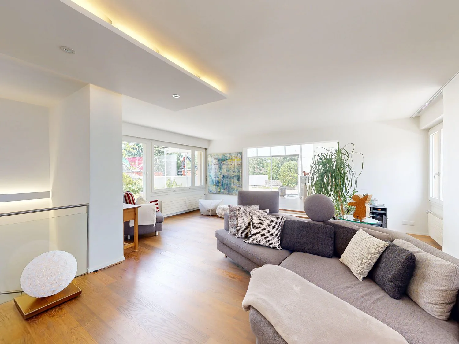 Maisonnette avec appartement en attique et grande terrasse sur le toit avec piscine
