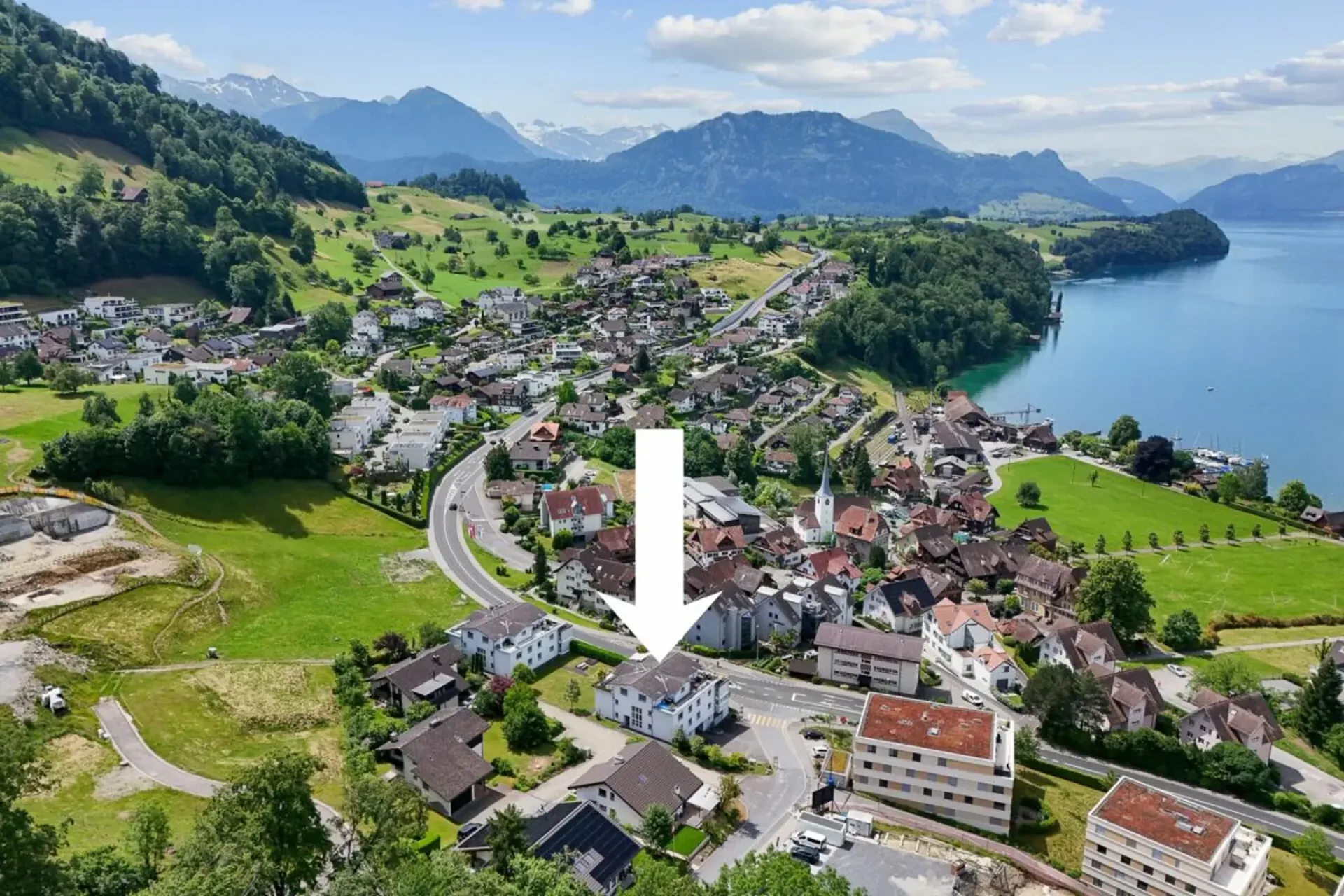 Appartement moderne et bien entretenu de 4,5 pièces avec terrasse ensoleillée spacieuse à Greppen