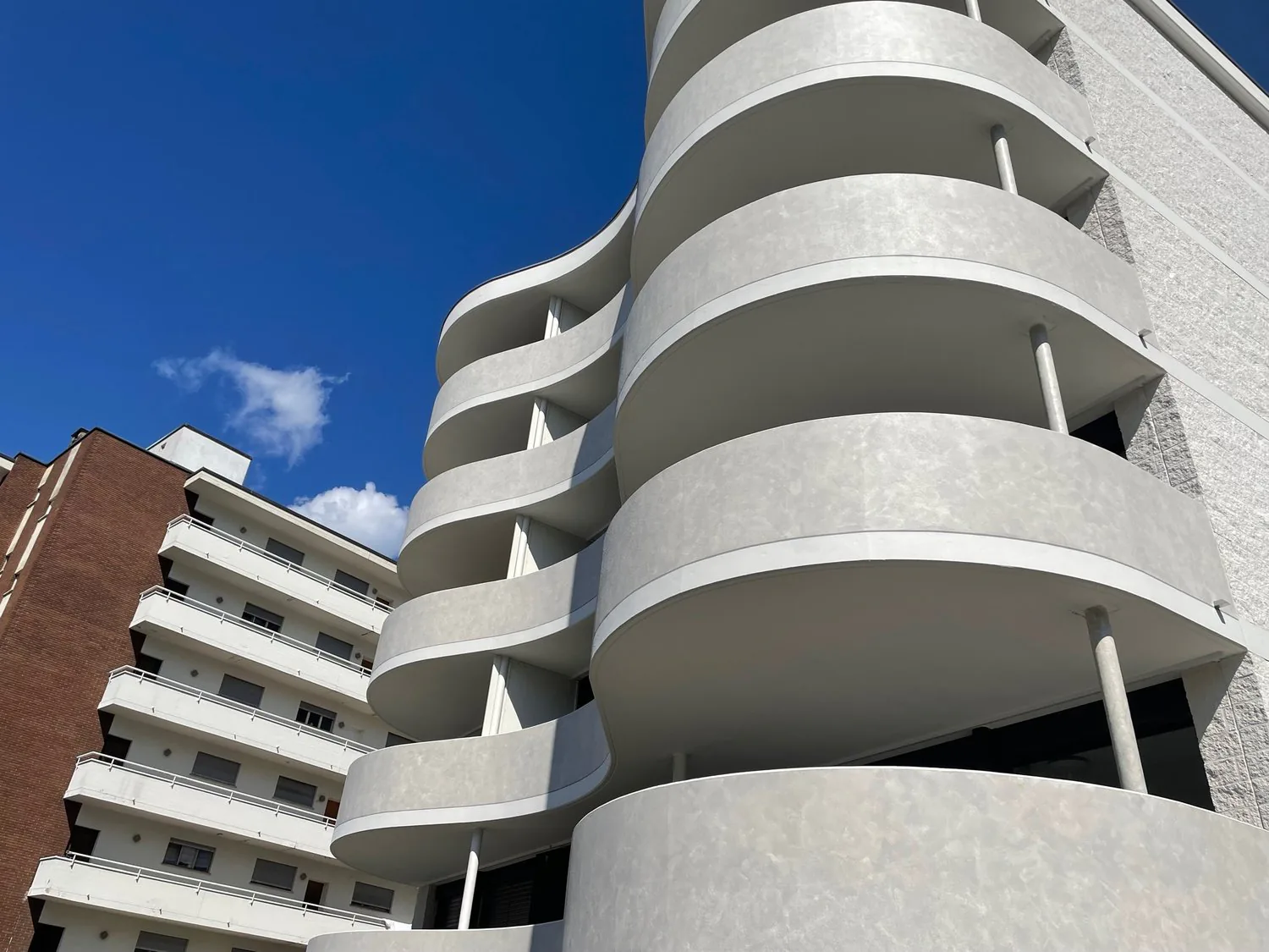 Bright 4.5-room apartment with balcony in Pregassona – available immediately