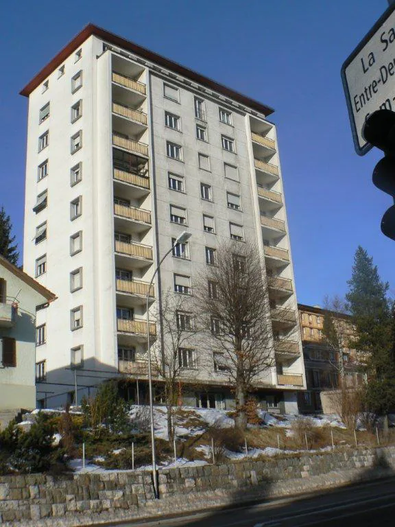 Schönes modernes 2.5-Zimmer-Apartment in Le Locle
