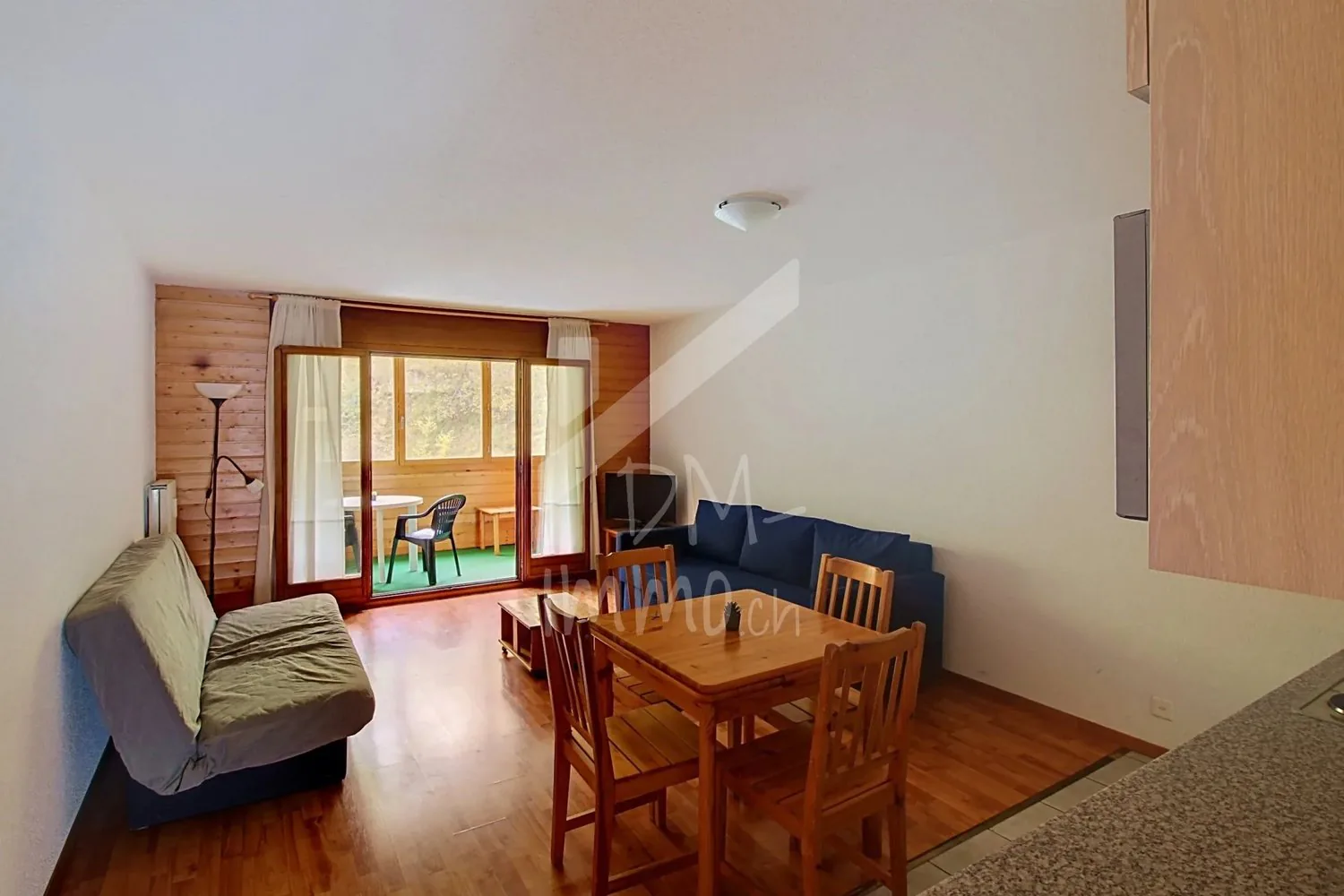 2,5 Zimmer-Wohnung mit Loggia und Balkon