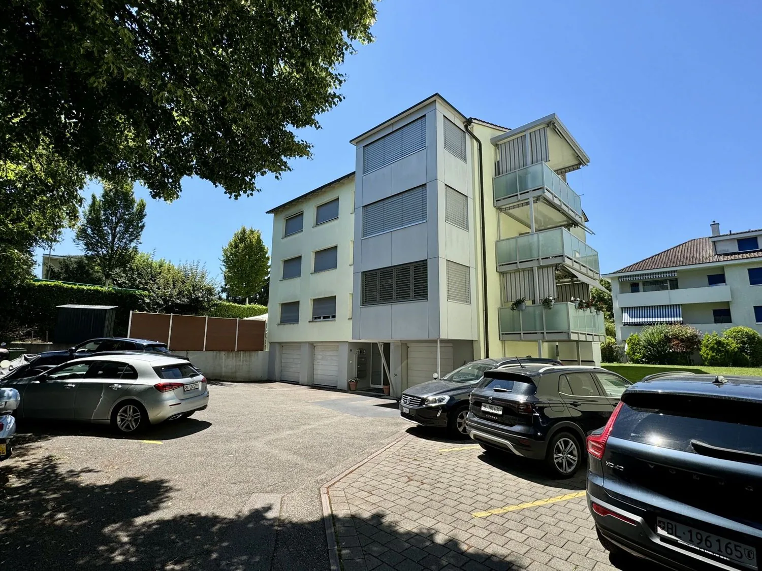 Appartement 4,5 pièces avec balcon et serre