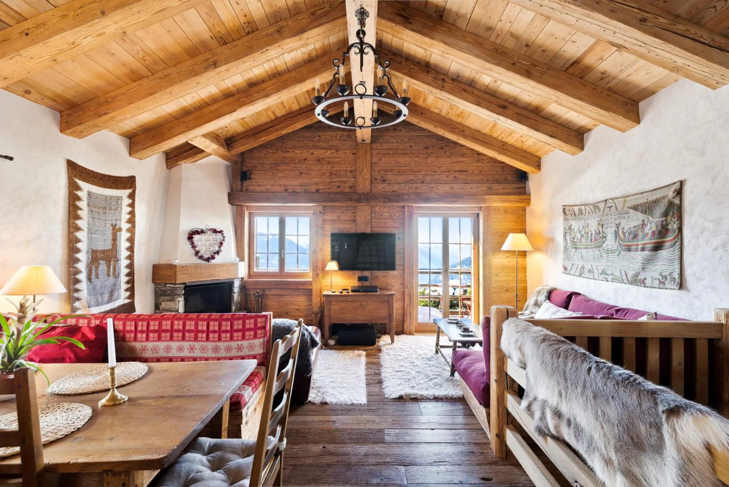 LOCATION ANNUELLE OU SAISON - CHALET DE CHARME EN DUPLEX - SKI IN/OUT! - STYLE ALPIN - PRÈS DE CARREFOUR À VERBIER