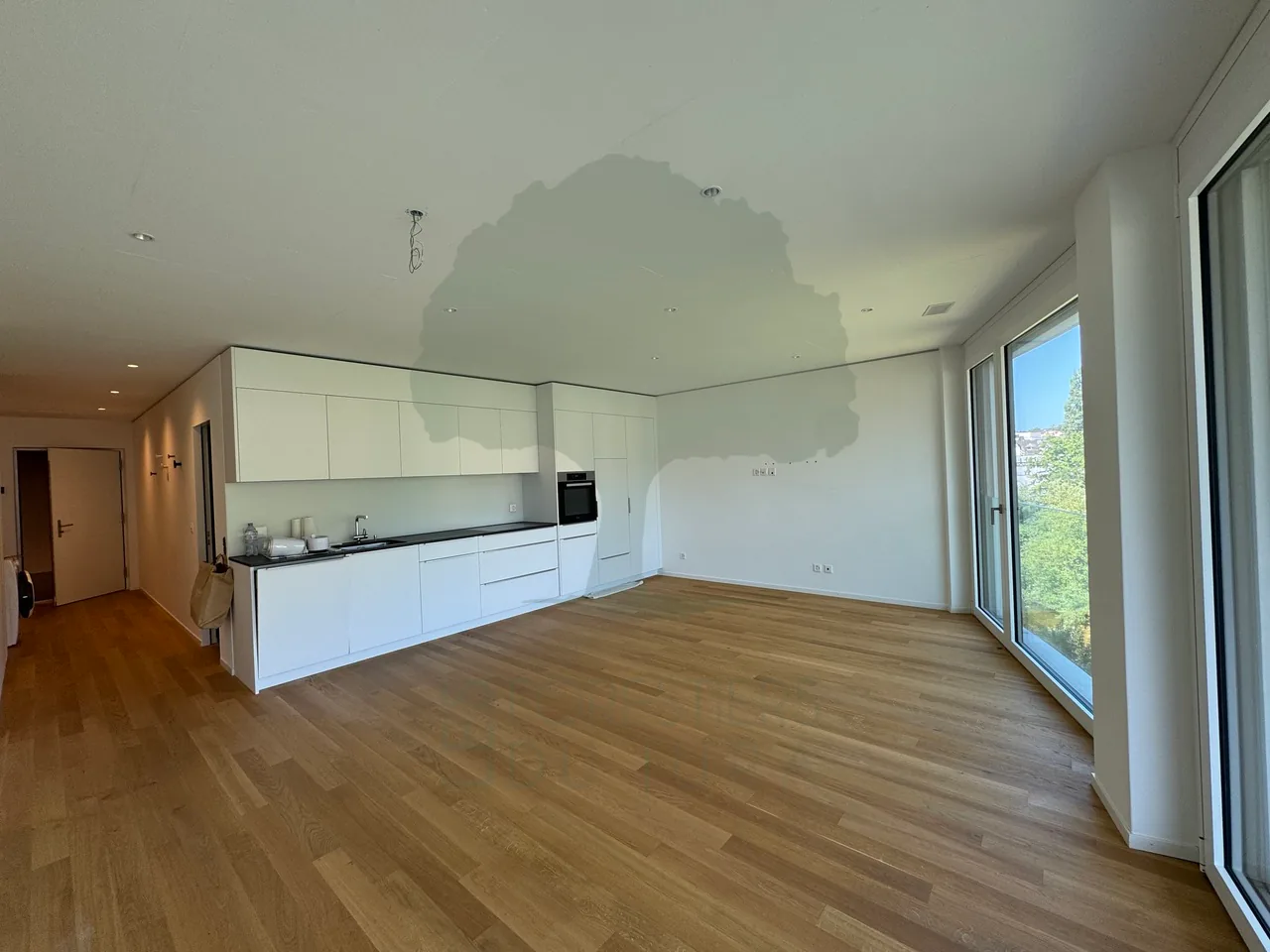 Schönes 3,5-Zimmer-Apartment mit kostenlosem Parkplatz