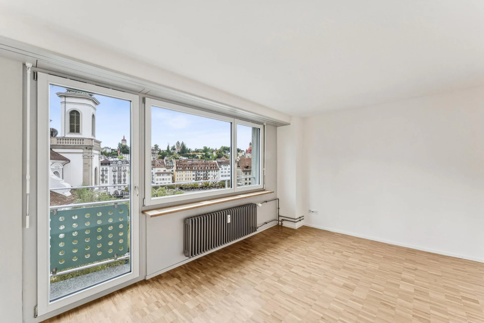 Erstvermietung - Wohnen & Arbeiten mit Reussblick!
