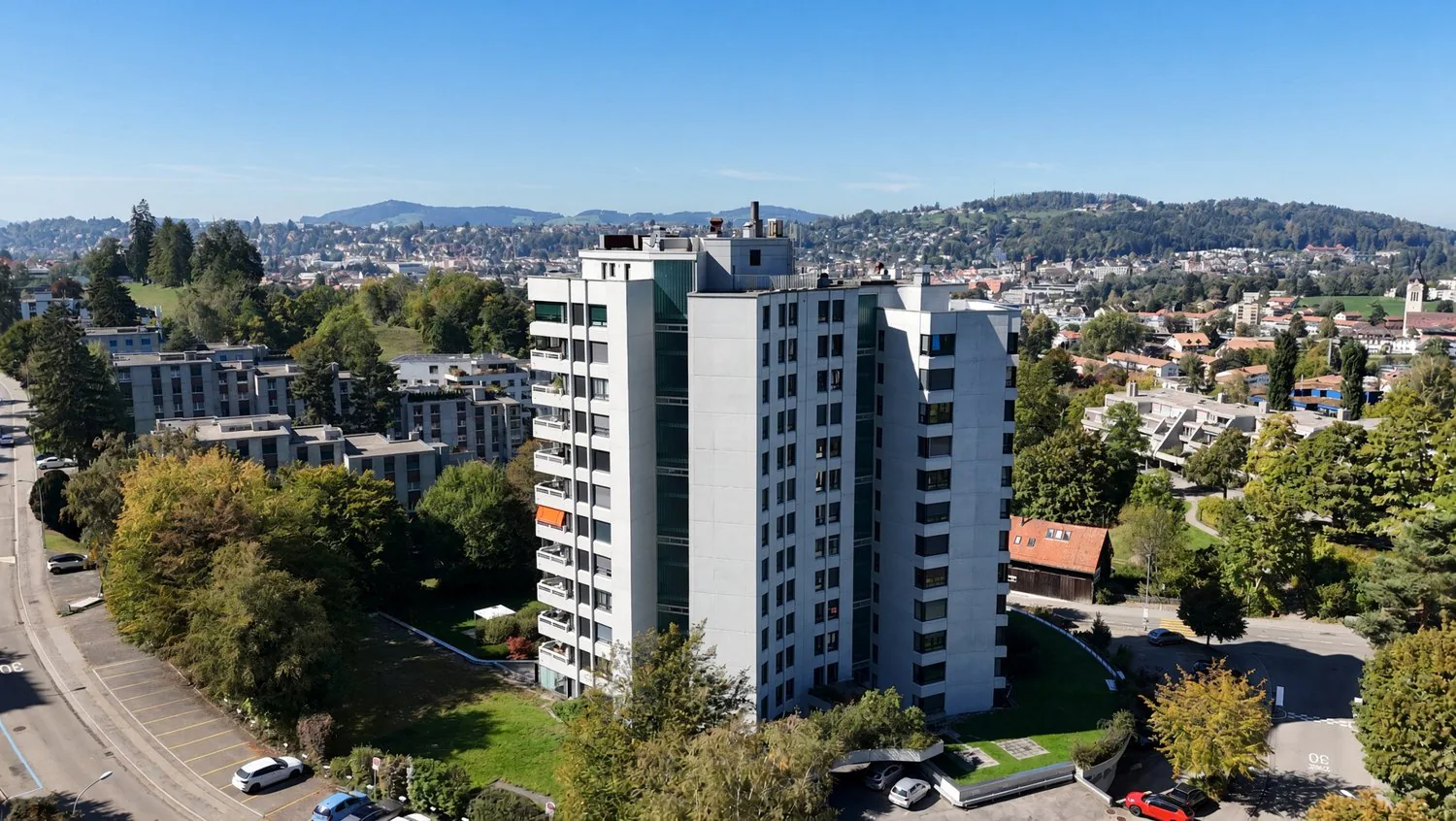 Oberste 2.5-Zimmerwohnung mit Panoramablick in St. Gallen will entdeckt werden!