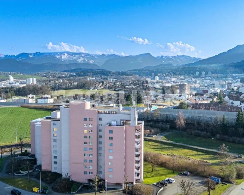 Appartement 5.5 pièces, 134 m2, entièrement rénové en 2010, situation calme et centrale