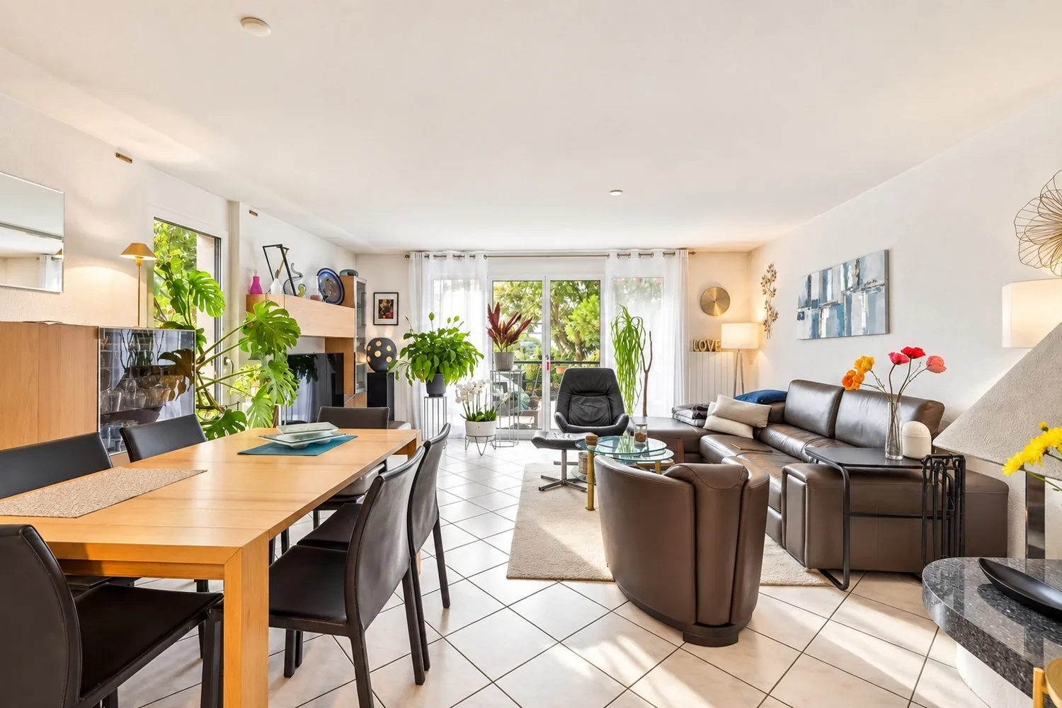 Maison jumelle en pignon avec jardin calme absolu à Chavannes-des-Bois