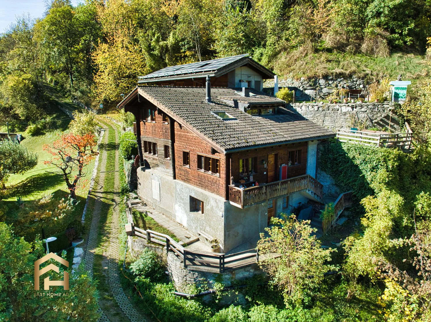 2 appartements ou une maison, propriété polyvalente à Mörel