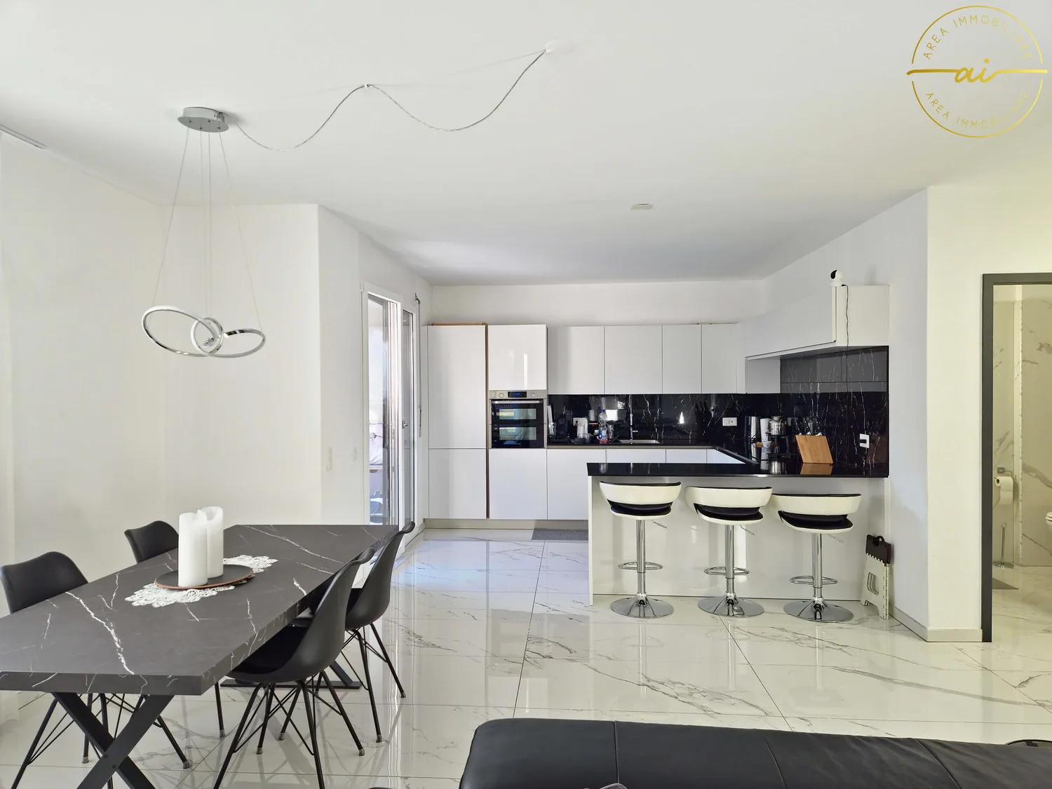 Elegante et lumineux 4.5 pièces avec jardin privé à Viganello