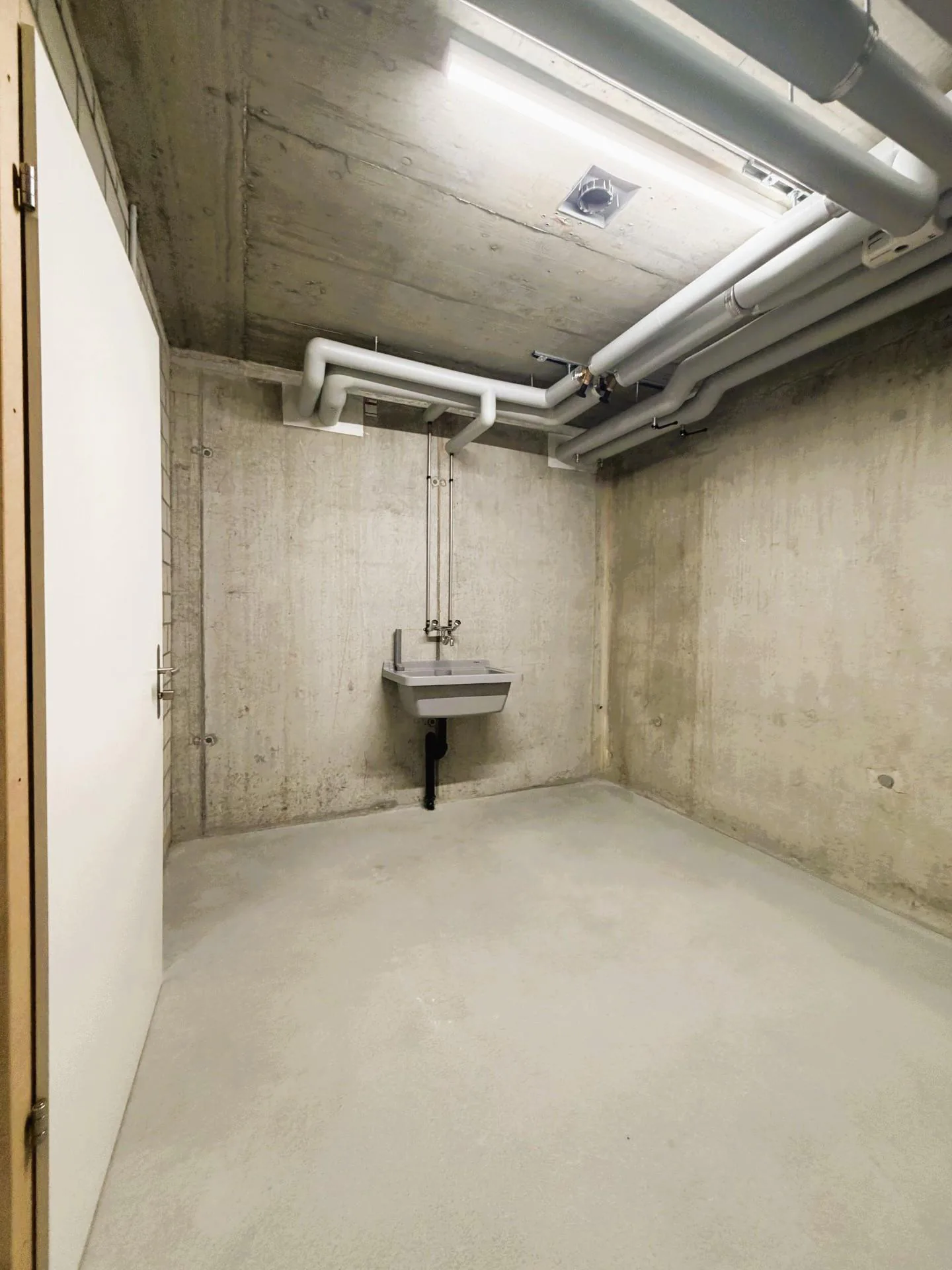 Hobby room for rent - 10 m² in Bubendorf