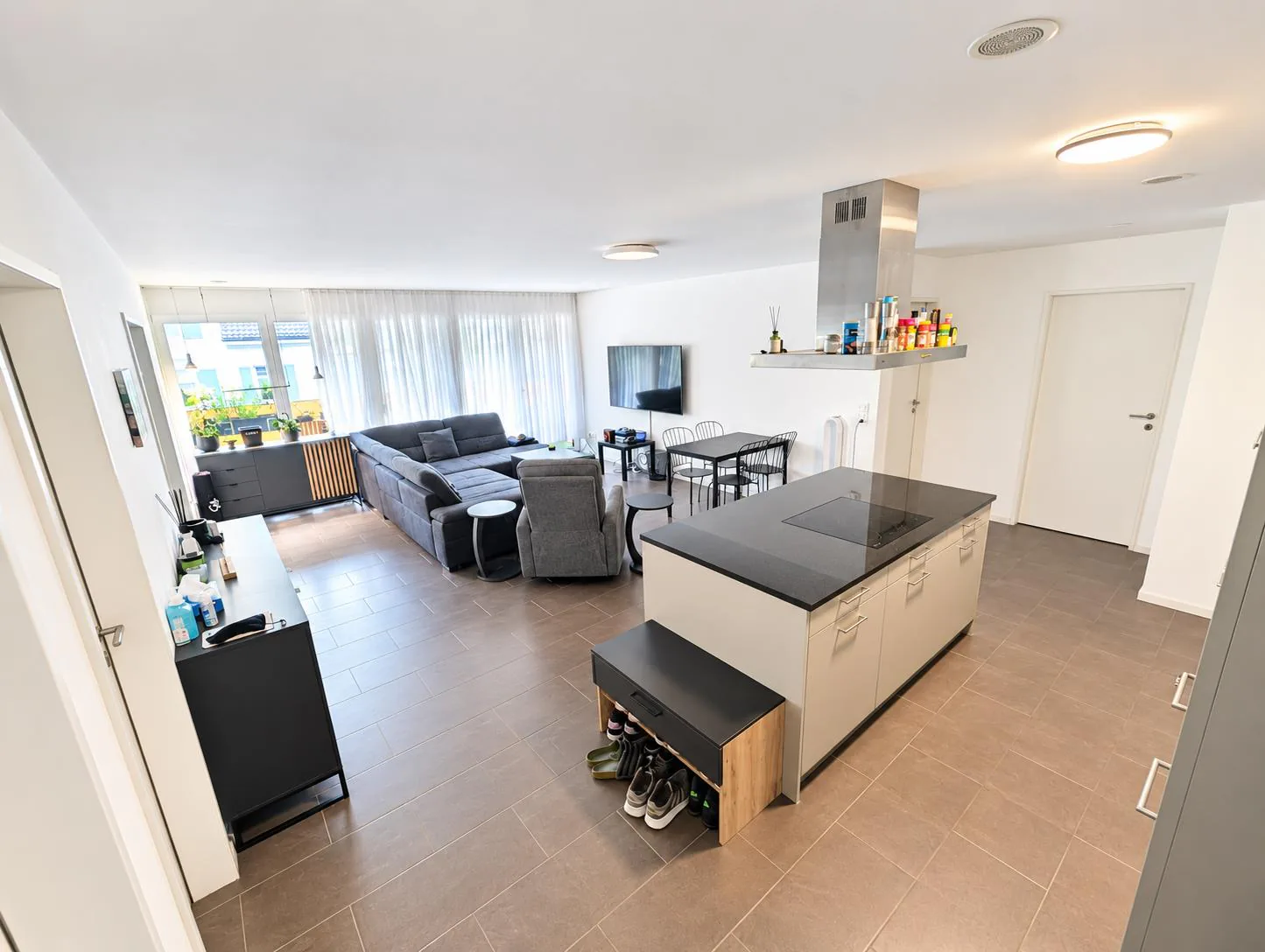 Modern 3.5-room new apartment with balcony in Sissach