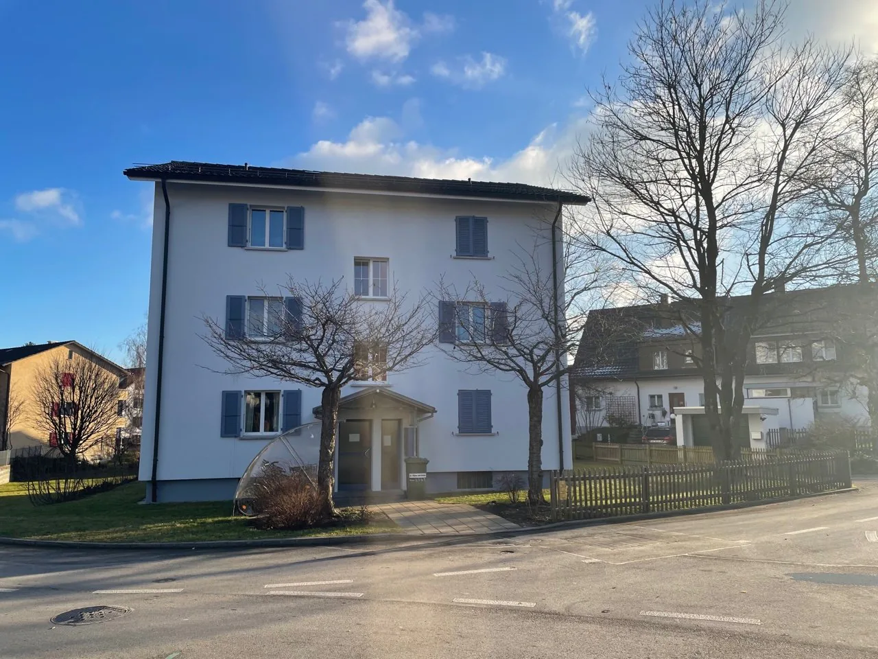 Charming 2.5-room apartment with balcony in central Zollikofen