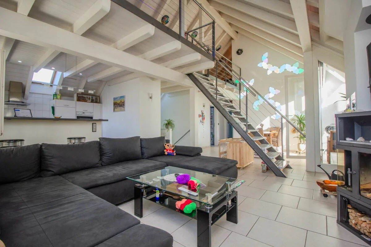 Large 3.5 room apartment with gallery