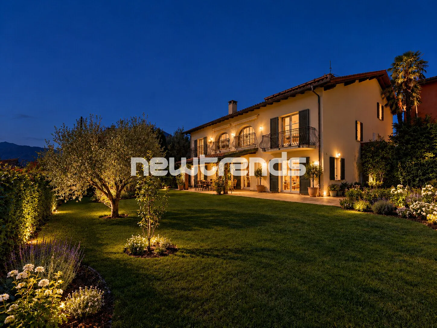 Vente d'une grande maison bifamiliale avec jardin privé
