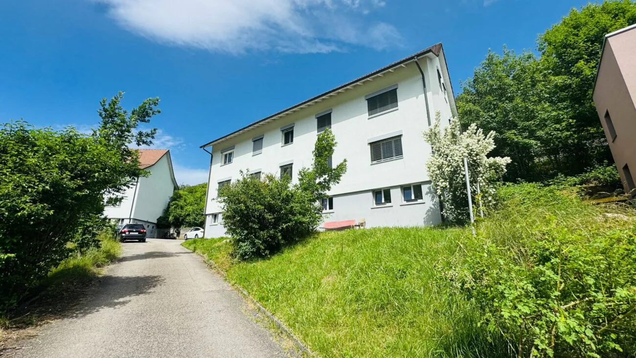 Bright 3-room apartment with beautiful views in a quiet location in Waldenburg