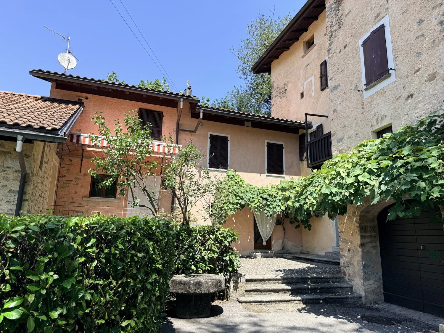 THREE TICINO HOMES WITH AUTHENTIC CHARM IN BARBENGO