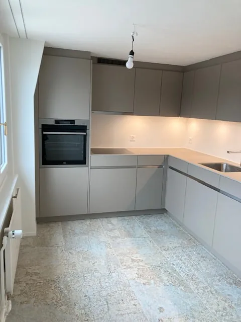 Appartement de 4,5 pièces en vieille construction rénové avec balcon au centre de Herisau