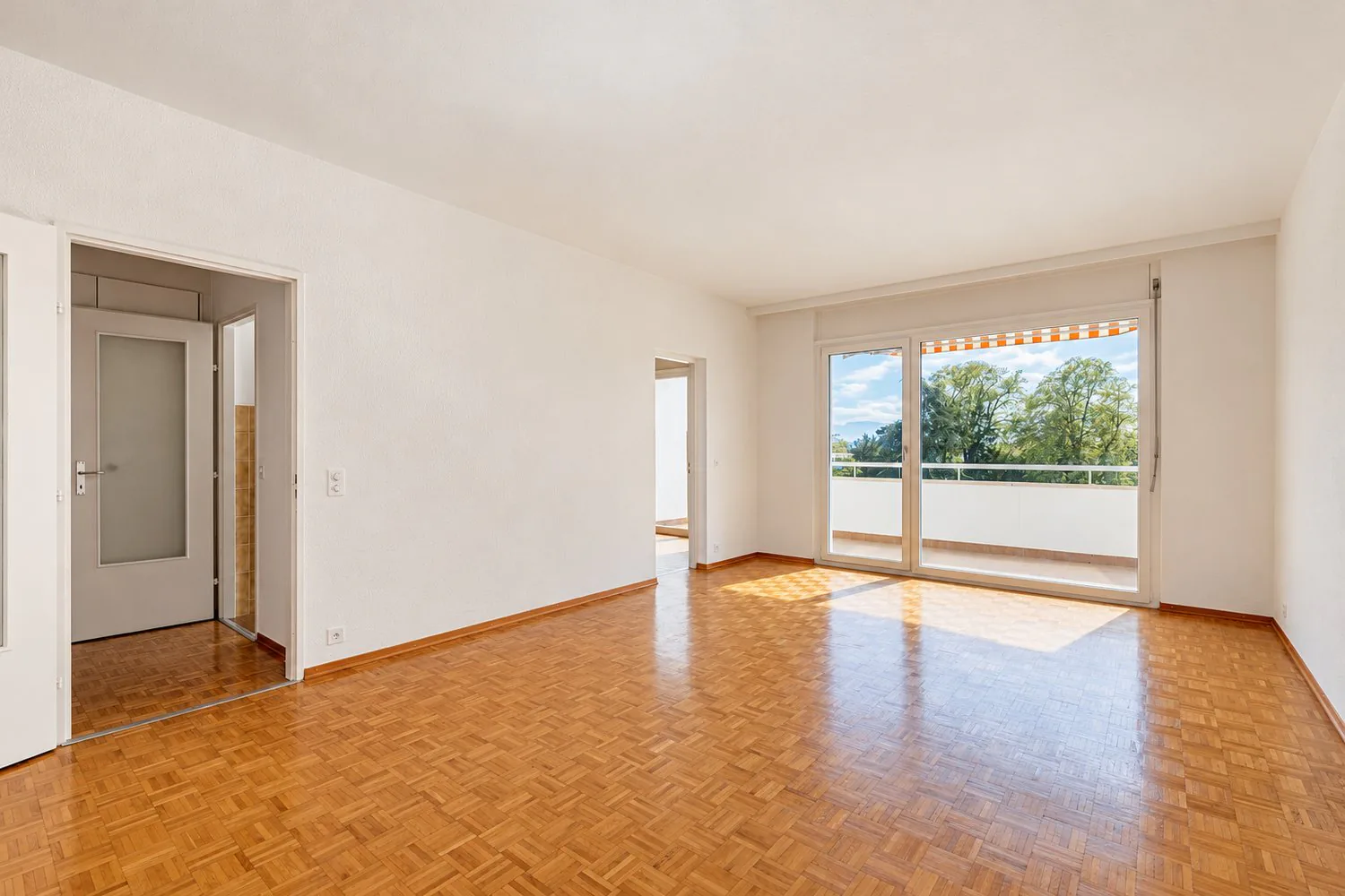 Angenehmes 4-Zimmer-Apartment, nur zwei Schritte vom See entfernt