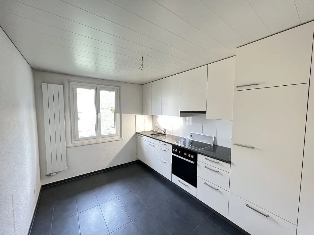Appartamento di 3 camere, 3° piano a destra