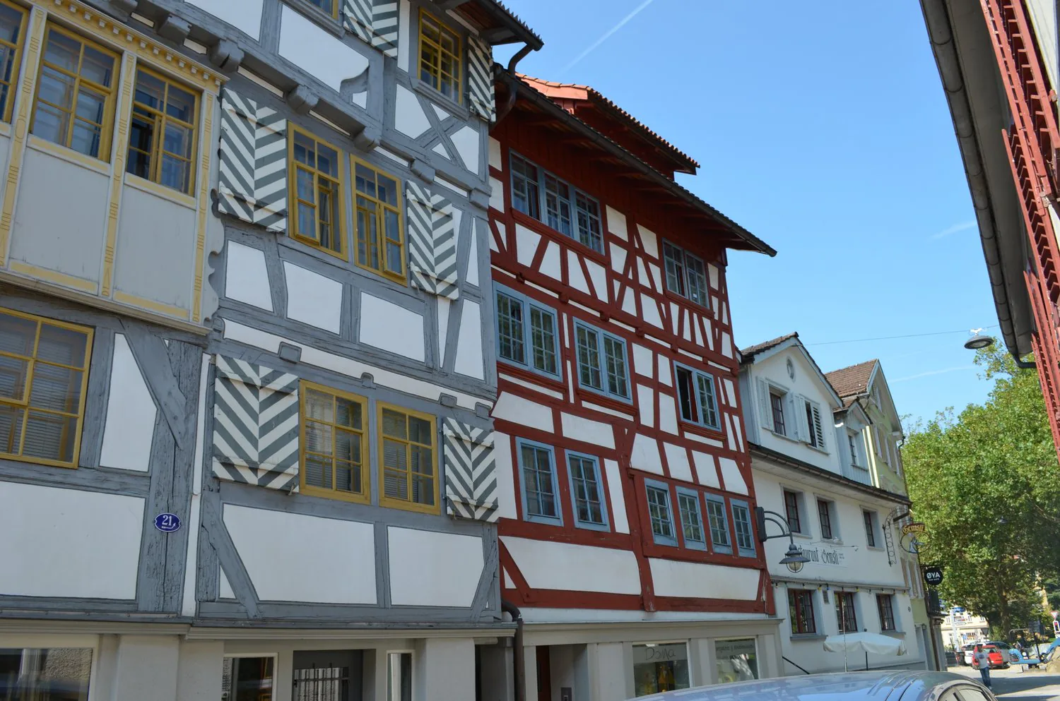 Charming 2-room old building apartment on Schwertgasse in St. Gallen