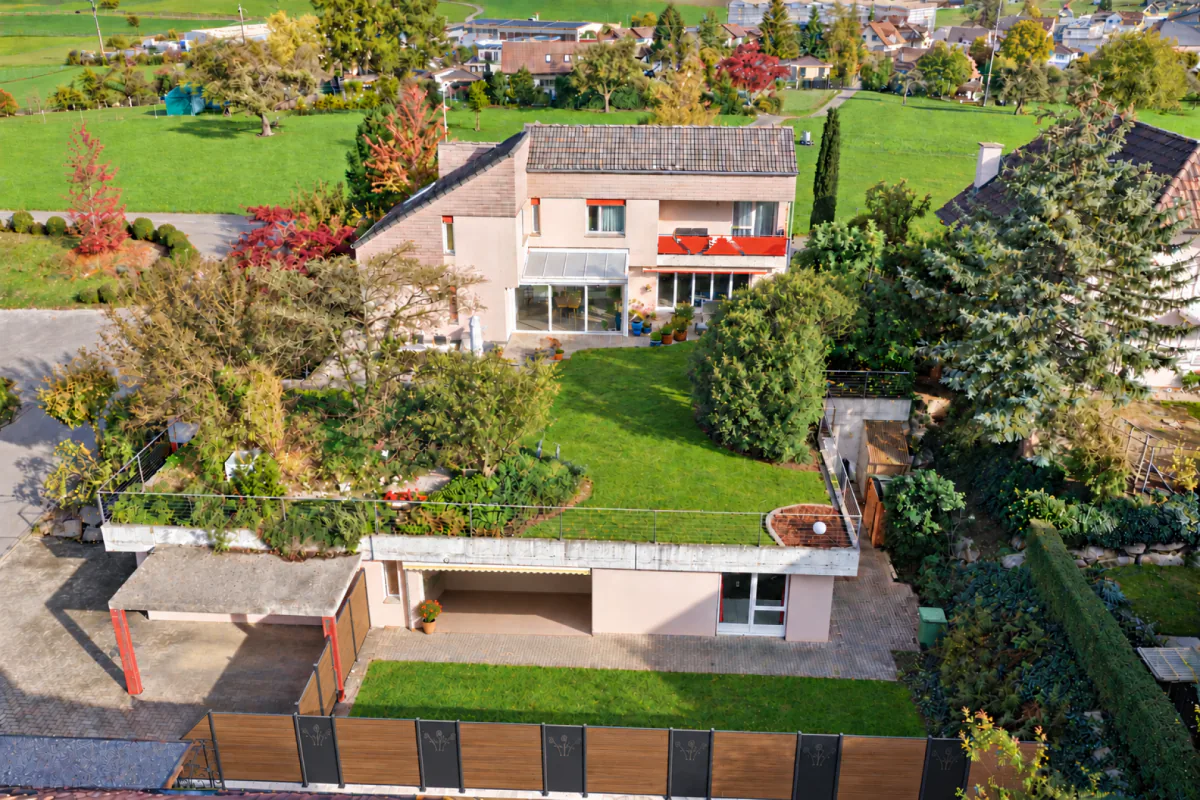 Grosszügiges Zweifamilienhaus - 7 ½ Zimmer und 5 ½ Zimmer