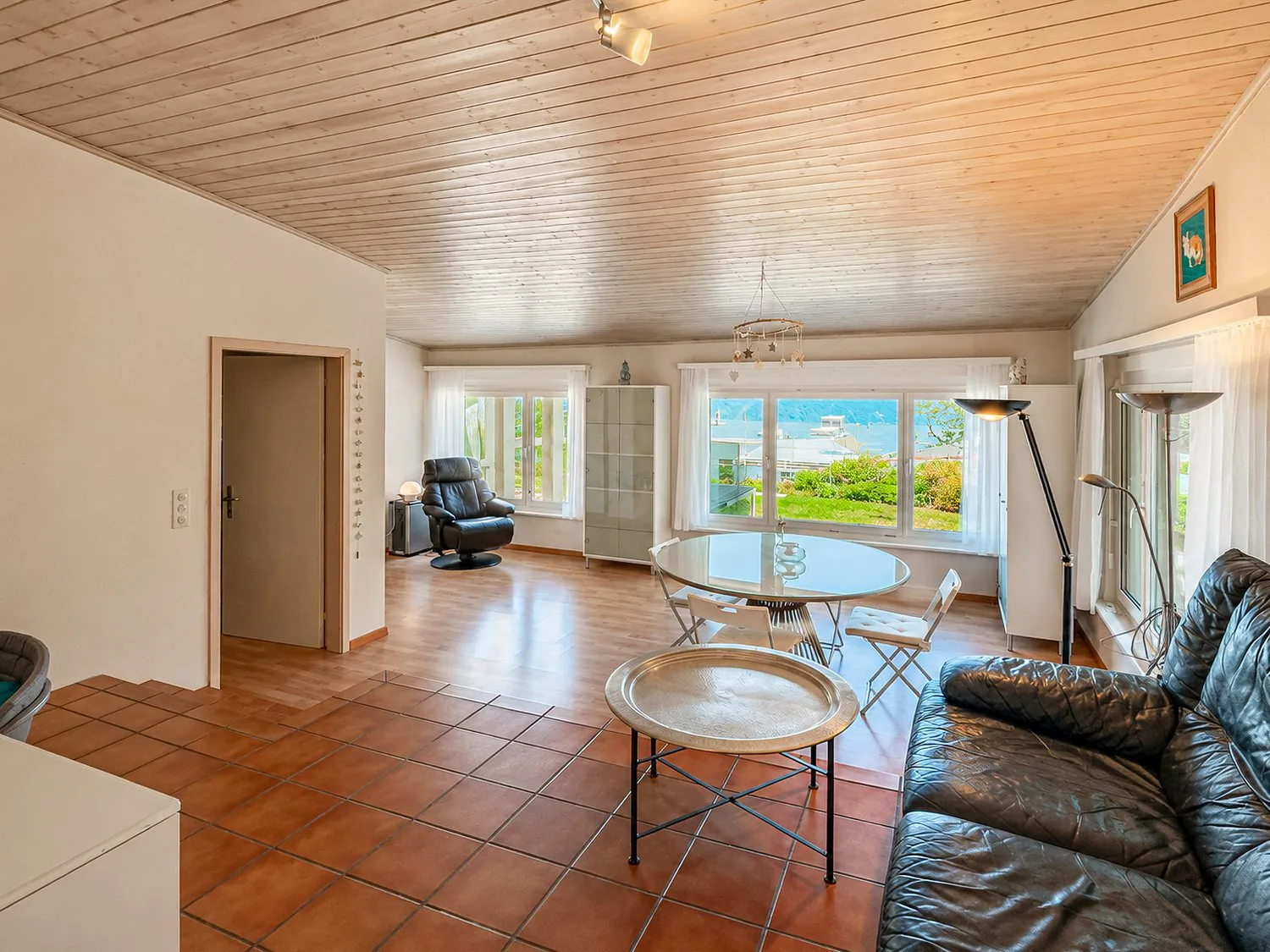 Detached house with lake view in Carona