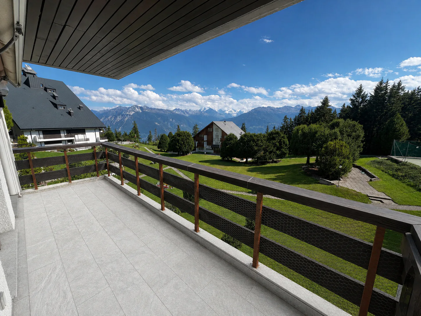 À louer à la semaine : Appartement Ski-in, Ski-out de 5.5 pièces avec 2 places de parc intérieurs, à Montana !