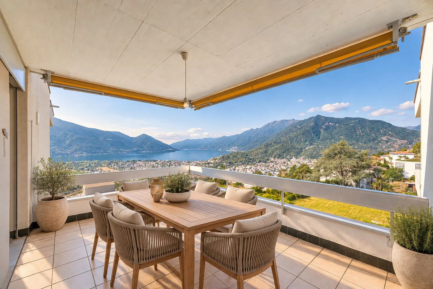 Grosszügige 4.5-Zimmerwohnung mit Panoramaseesicht in Locarno Monti