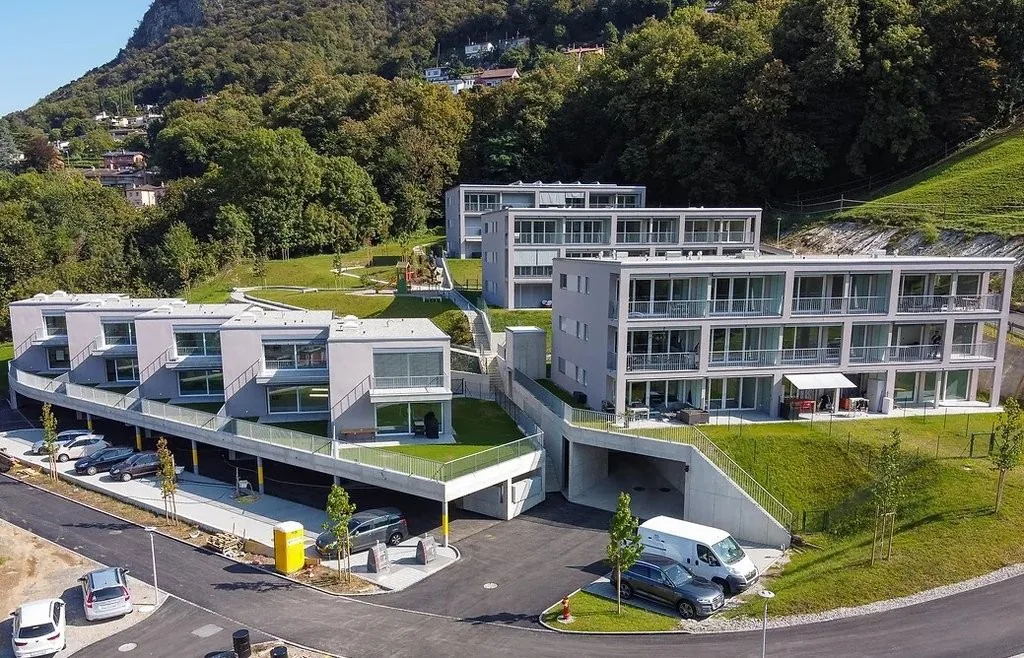 Modern and bright 3.5-room apartment surrounded by greenery in Pazzallo