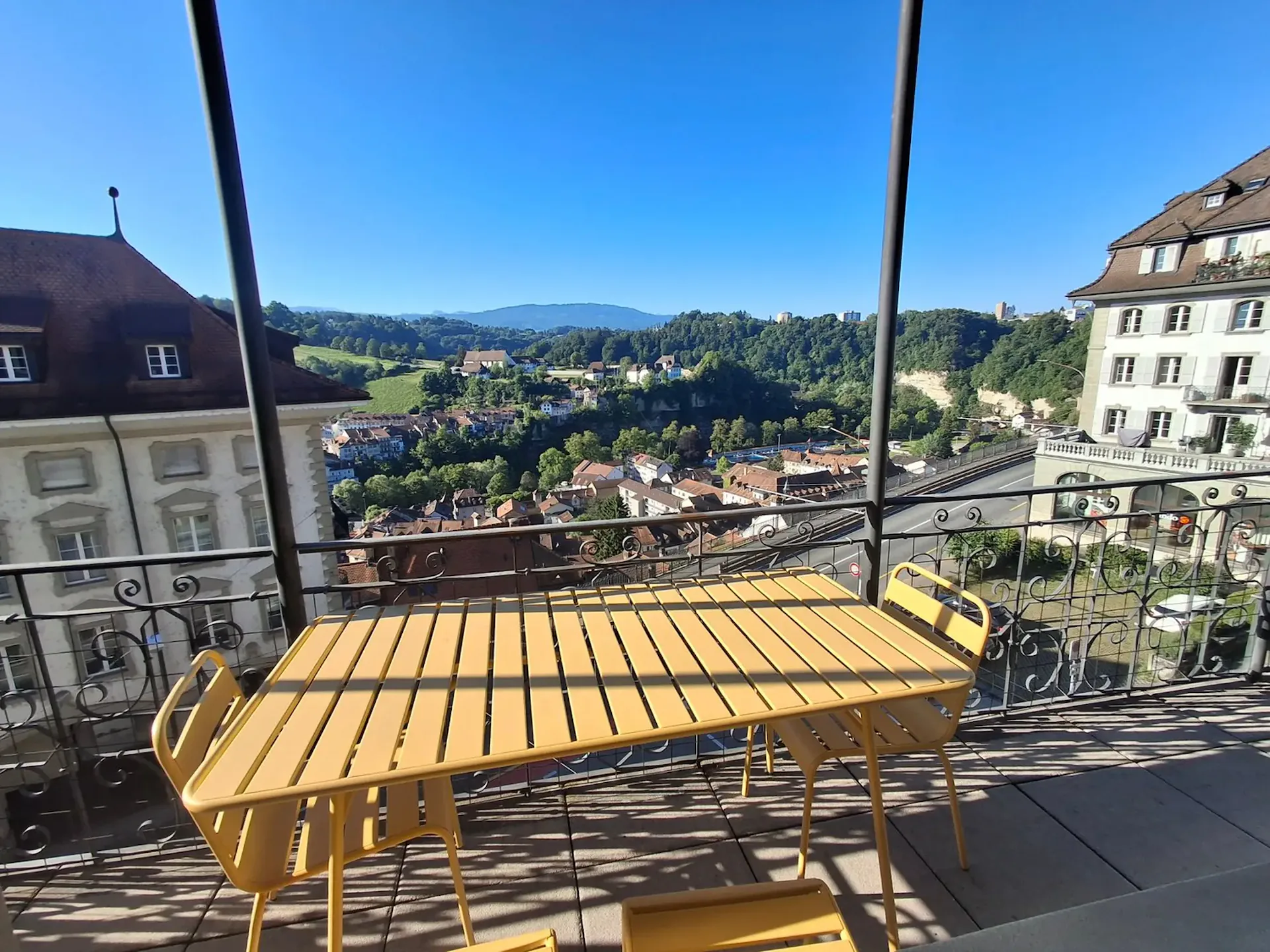 Meraviglioso appartamento con balcone e bella vista
