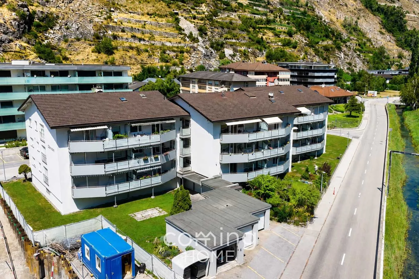 Appartamento di 4,5 locali curato a Steg-Hohtenn con balcone soleggiato e vista sulla montagna