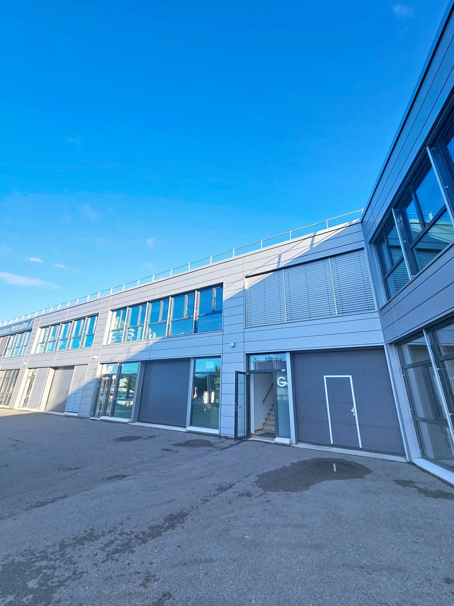 Ufficio di 100m² - Zona artigianale della Chaussée de Treycovagnes