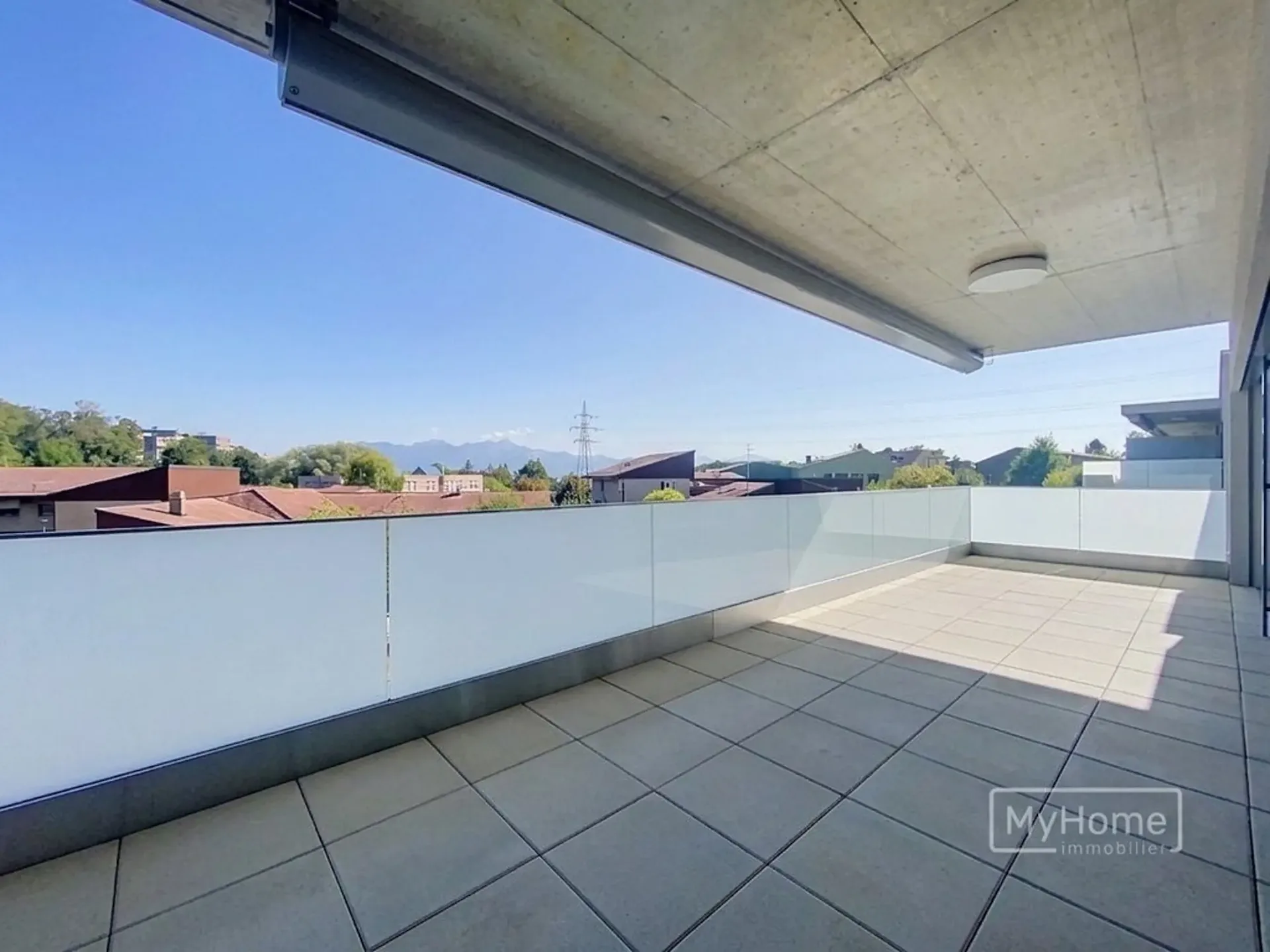 Schönes 4.5-Zimmer-Apartment mit freier Sicht
