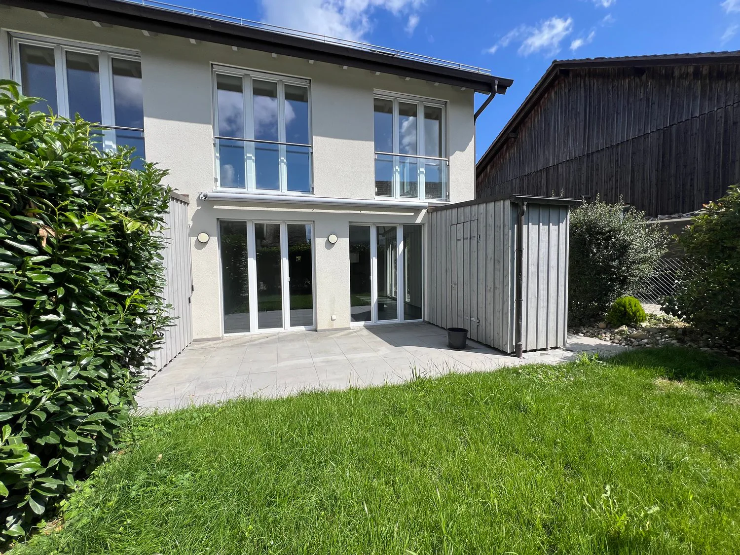 Modern 6.5-room row house in a quiet location in Warth