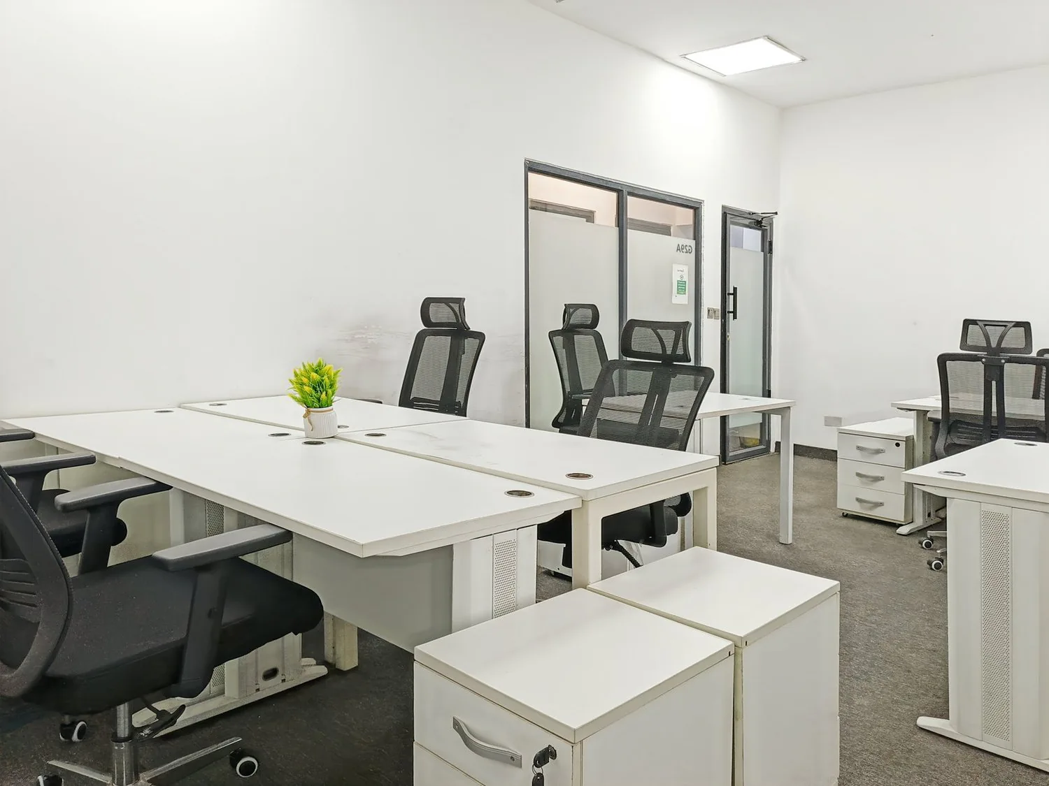Büro-Design für 20 Personen bei Spaces Main Station