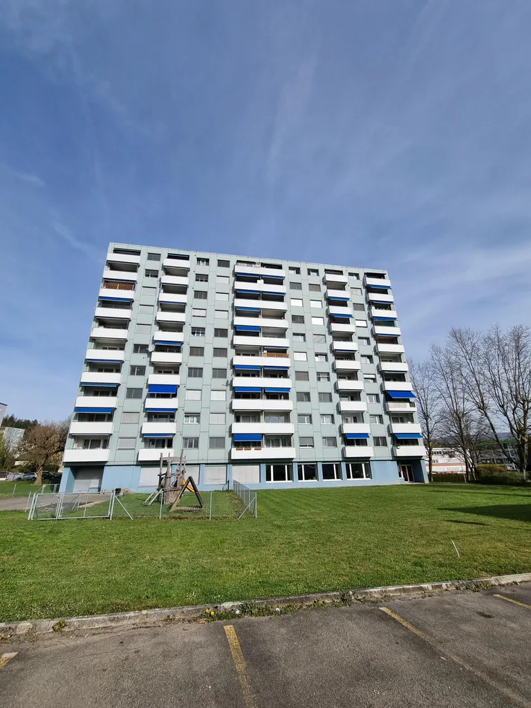 Cozy 4.5 room apartment on the 10th floor in Spreitenbach