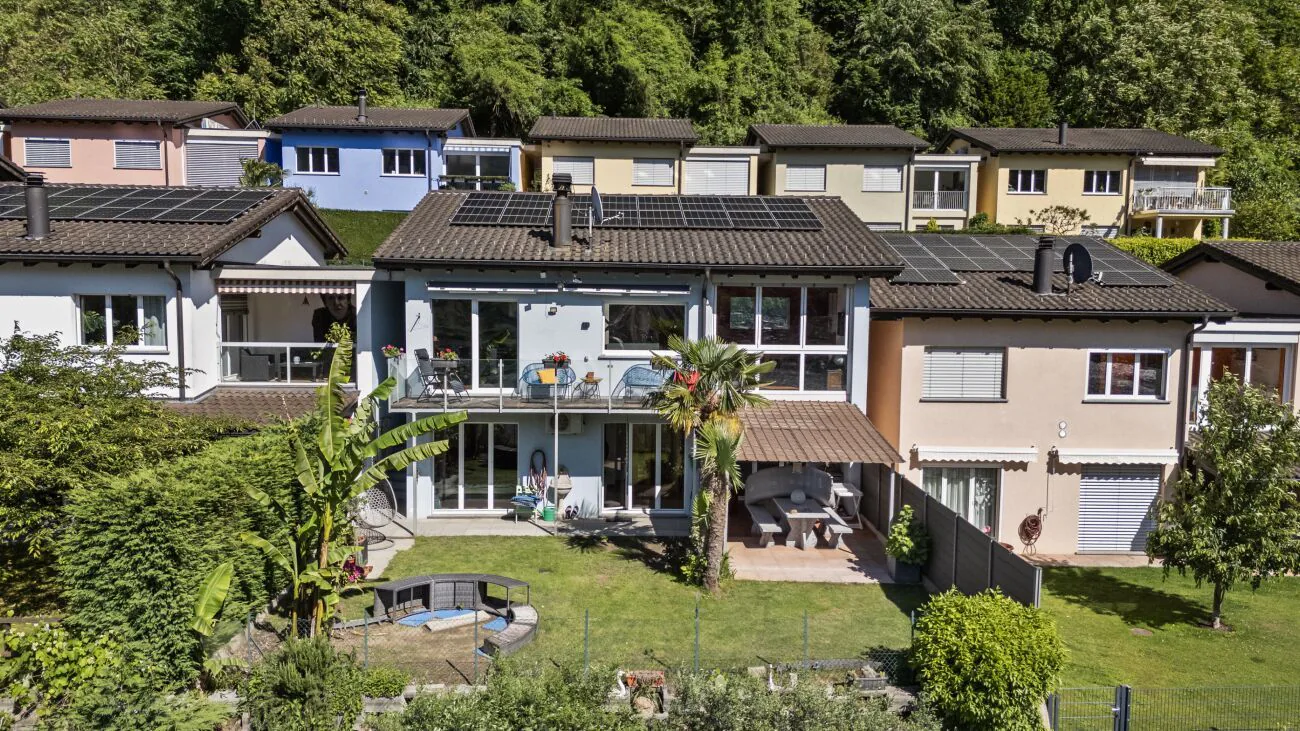 Vivez la beauté de Capolago : maison avec vue à couper le souffle sur le lac