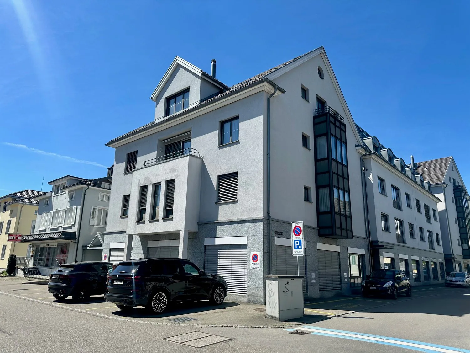 Espace commercial central avec potentiel pour deux appartements