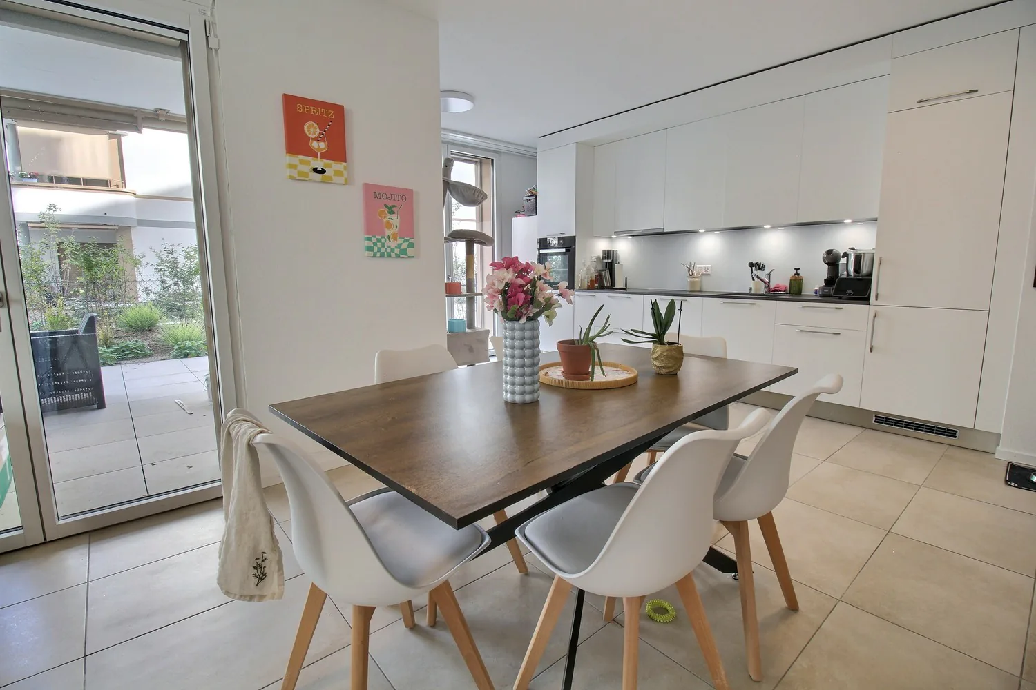 Wohnung mit 2.5 Zimmern und Terrasse in Marly
