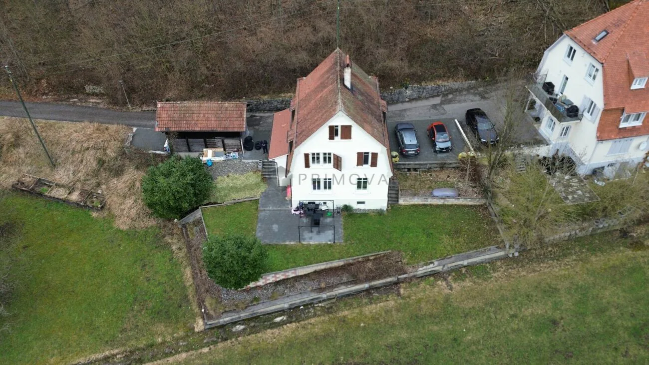 Multi-generation alert - core-renovated multi-family house in a quiet forest edge location