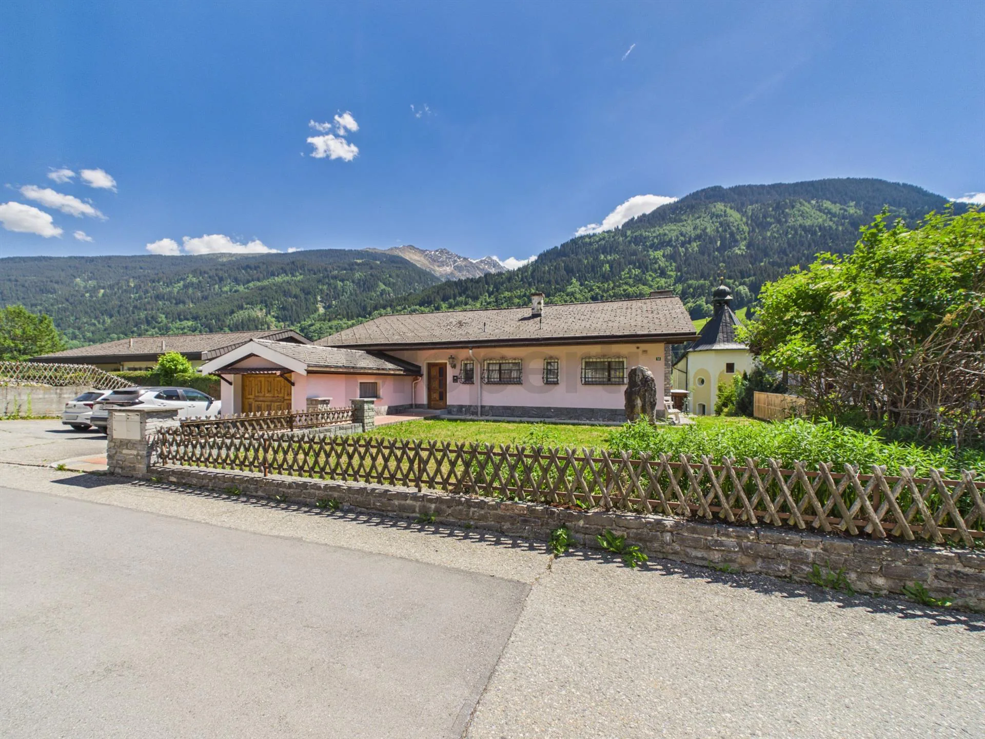Maison multifamiliale dans un emplacement familial