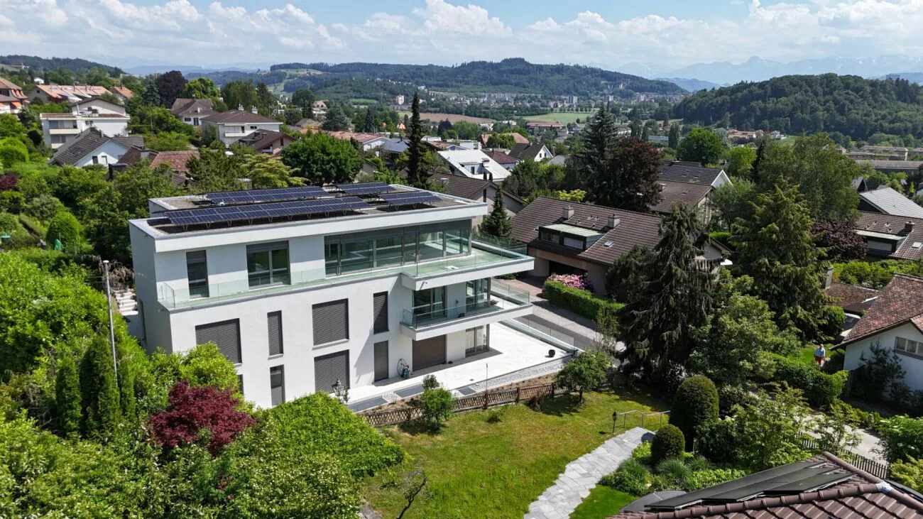 Appartement d'attique exclusif avec vue lointaine