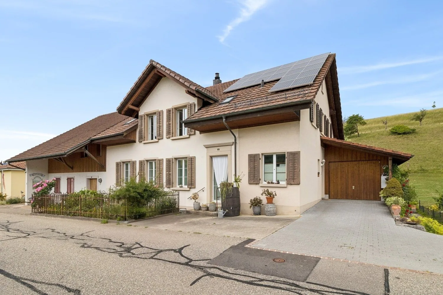 Two units - a home that connects