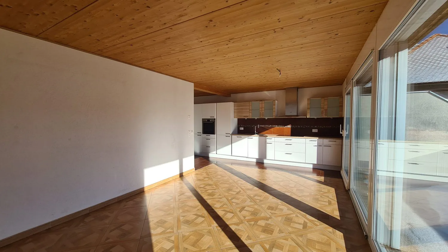 Geräumige 4.5-Zimmer-Wohnung mit Balkon in Cornol