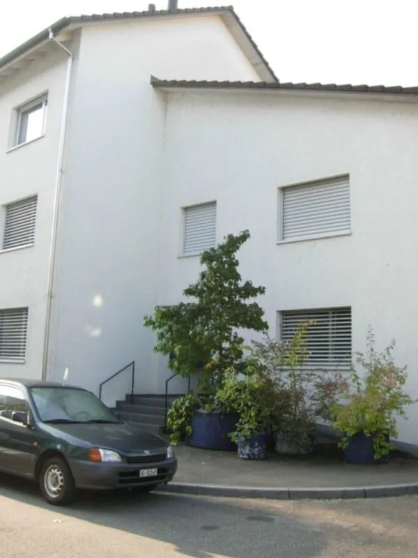 Atelier molto spazioso vicino al centro del villaggio