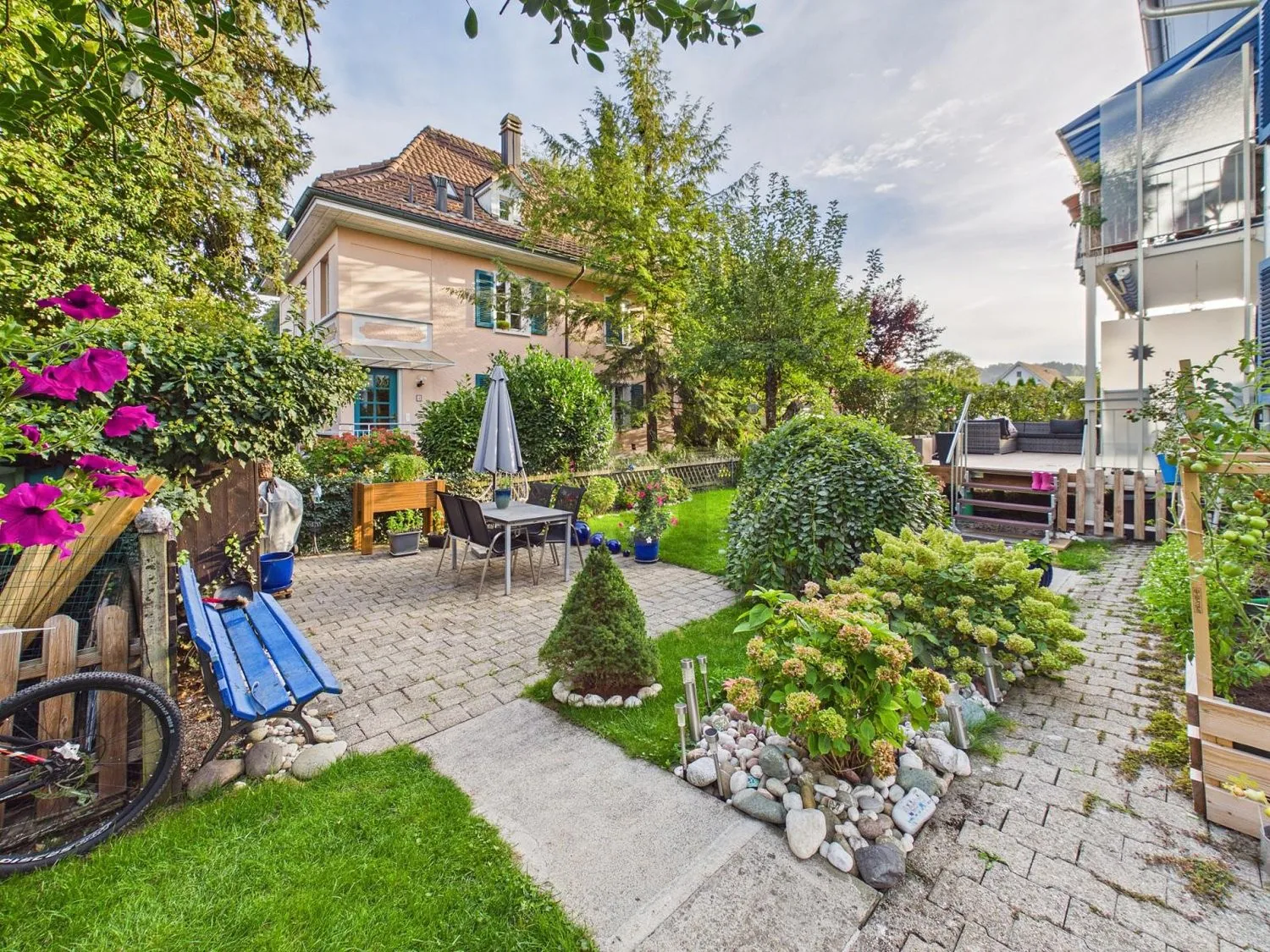 Green Oasis in a Quiet Location, High Standard