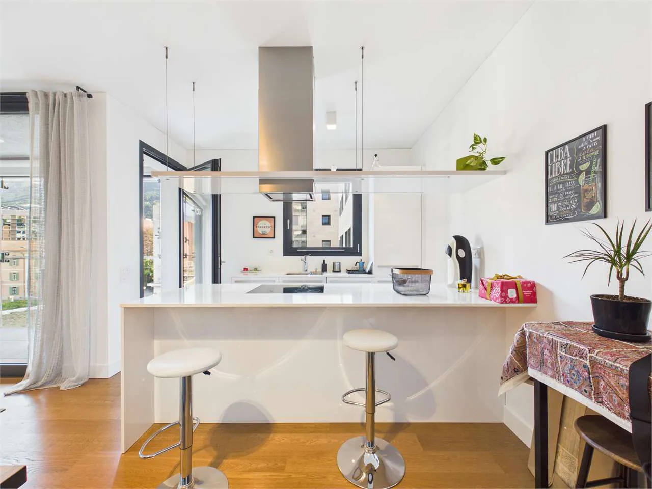 Lugano - 3.5 rooms modern apartment in the city center